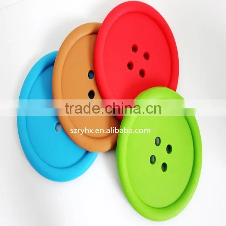 Mini brush to wash the dishes ; Silicone cup mat;Silicone brush to wash the dishes