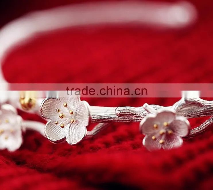 F20078N Beautiful Eco-friendly Sterling Silver Plating Plum Blossom Charm Bracelet Jewelry