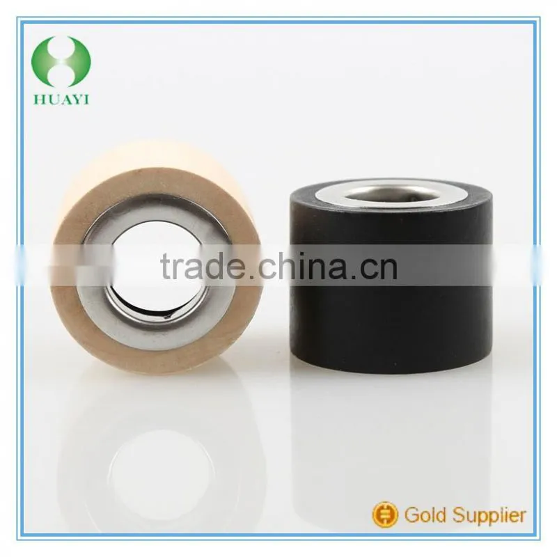 2017 Cheap european glass essential oil bottle wooden cap with black coat painting