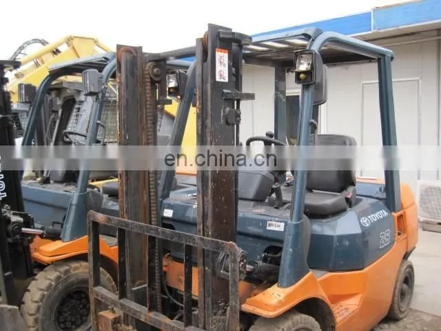 Original Japan used Toyota FD 25 forklift 2.5 ton material handing machine on sale in Shanghai