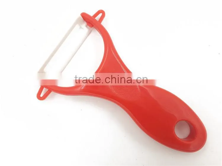 Plastic slicer and peeler for vegetable