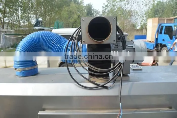 YB-TB200 Automatic shrink sleeve labeling machine made in China.