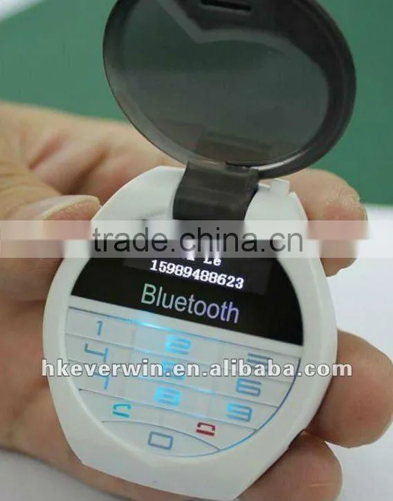 Bluetooth vibrating bracelet with answer/dailing function