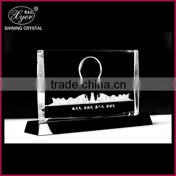 20141 custom crystal award with black base