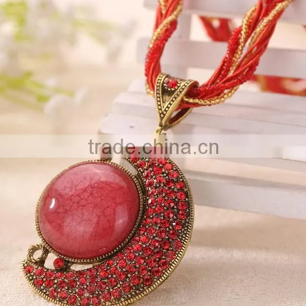 2016 Fashion National Style Moon Design Rhinestone Necklace