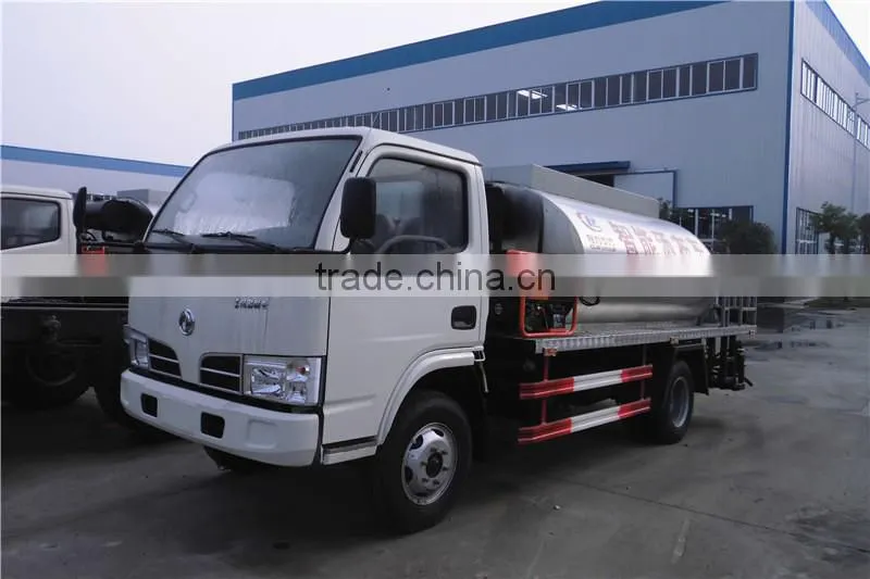 Dongfeng 4000L bitumen emulsion sprayer