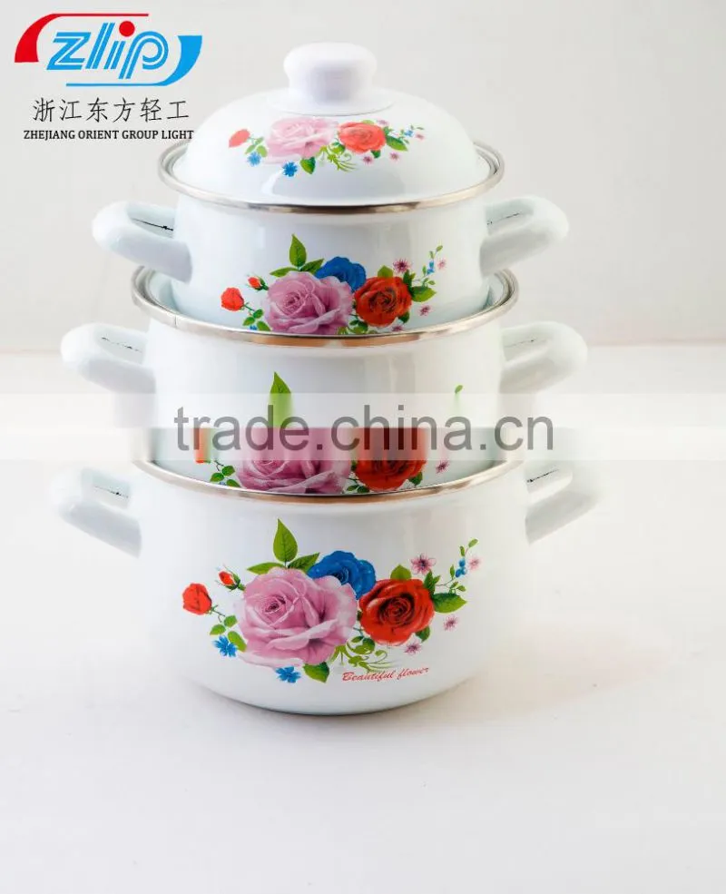 ENAMEL CASSEROLE