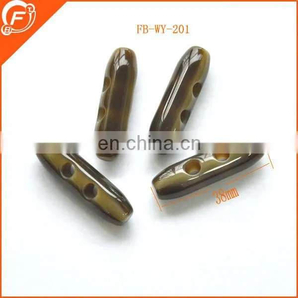 2 hole polyester toggle in horn finishing made of resin material