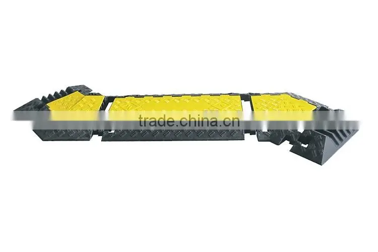 Lower Factoty Price 900*600*75mm Soft Flexible 3channels Rubber heavy duty cable protector