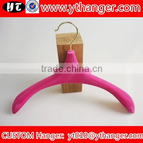 YY0503 rose pink wide shoulder non-slip plastic velvet flocked coat hangers