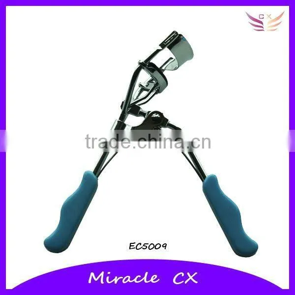 Special shaped plastic handle eyelash curler