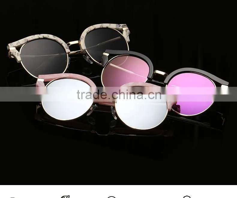 Polarized Lenses Optical Attribute and Alloy Frame Material aviator sunglasses
