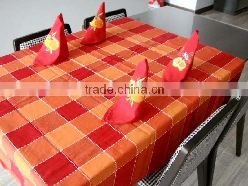 50% Cotton 50% Polyester Tablecloth with 4 emboridery