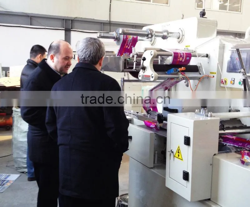 Biscuits on-edge packaging machine