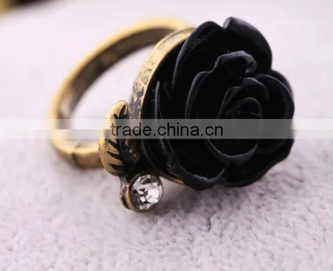 Hot-selling Fashion Lady Vintage Bronze Crystal Black Rose Flower Branch Finger Ring