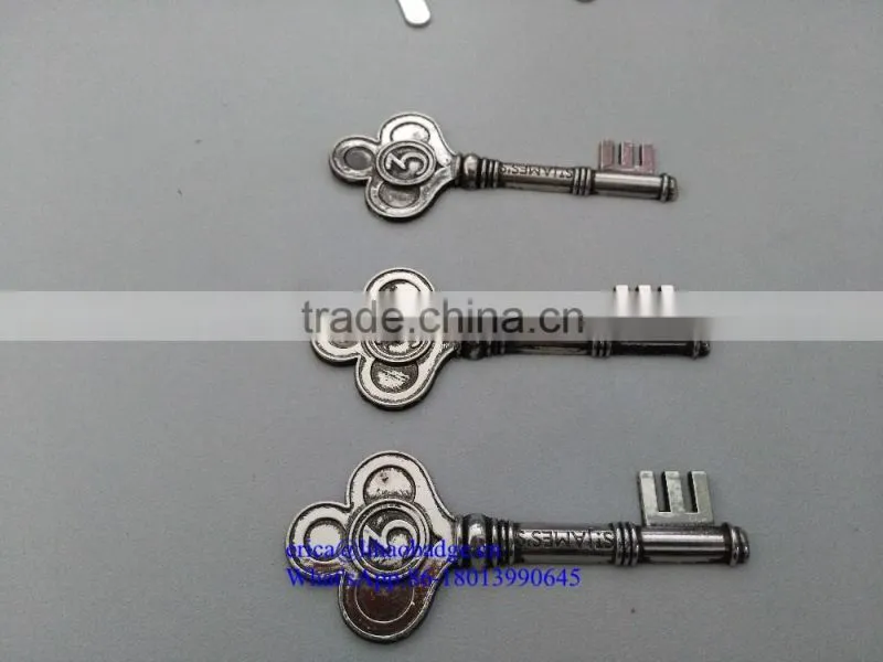 Fashion custom metal decorative keychain/decorative keyring/decorative key holder