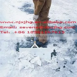 UHMW snow shovel
