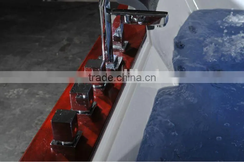 Luxury Square Whirlpool bathtub indoor