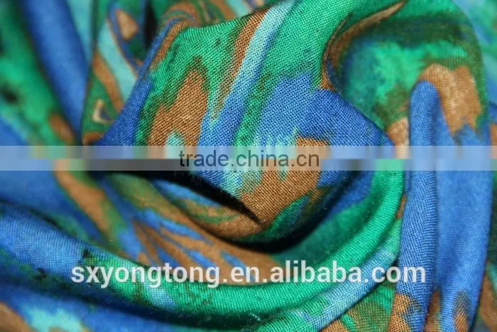 2014 fashion style printed rayon fabric
