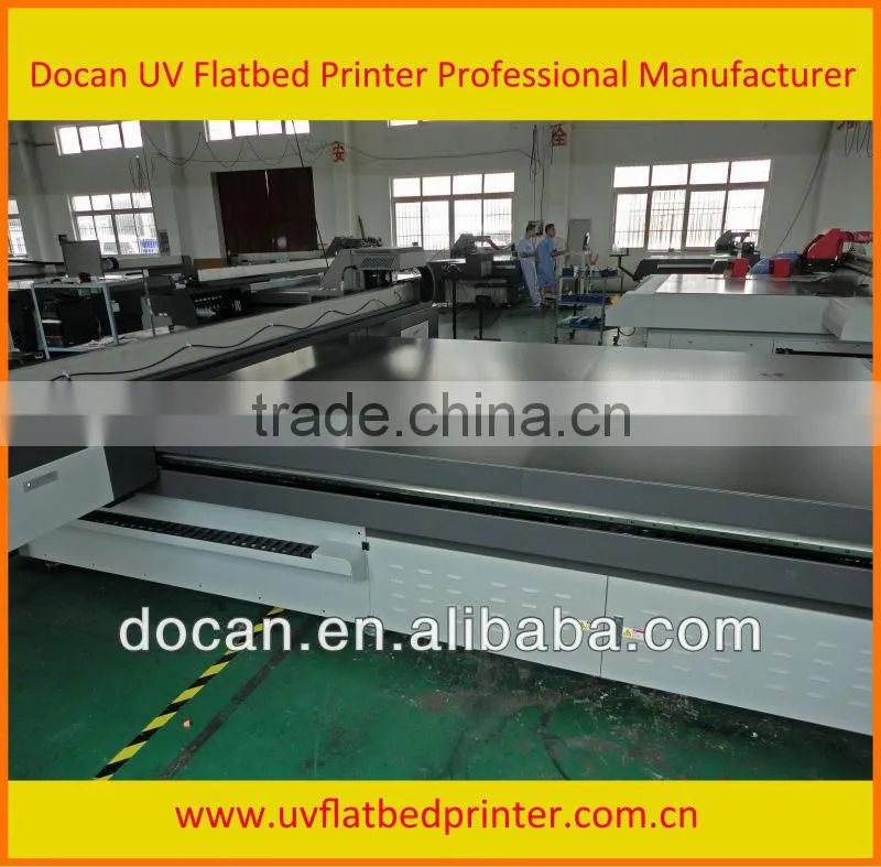 Docan UV Flatbed Printer In High Resoluton