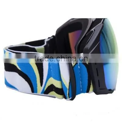 2016 Fashionable Ski Goggles with Multiple Functions