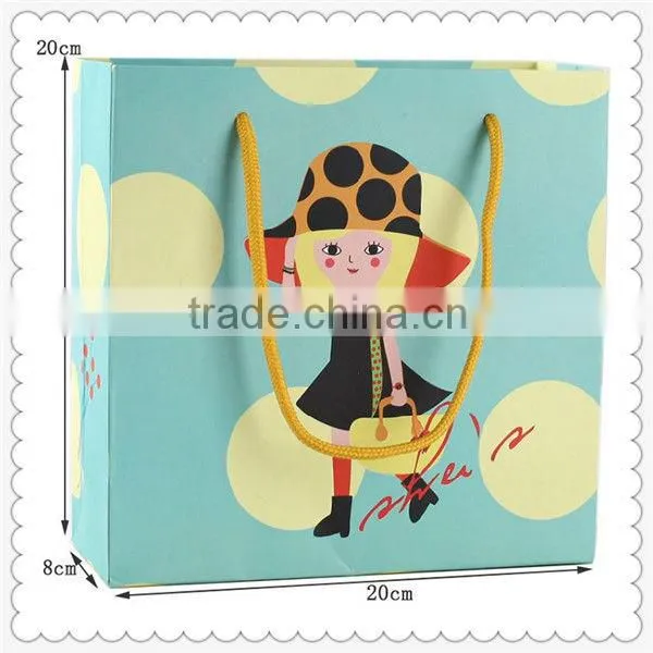 High-quality cheap paper gift bag printing with handles