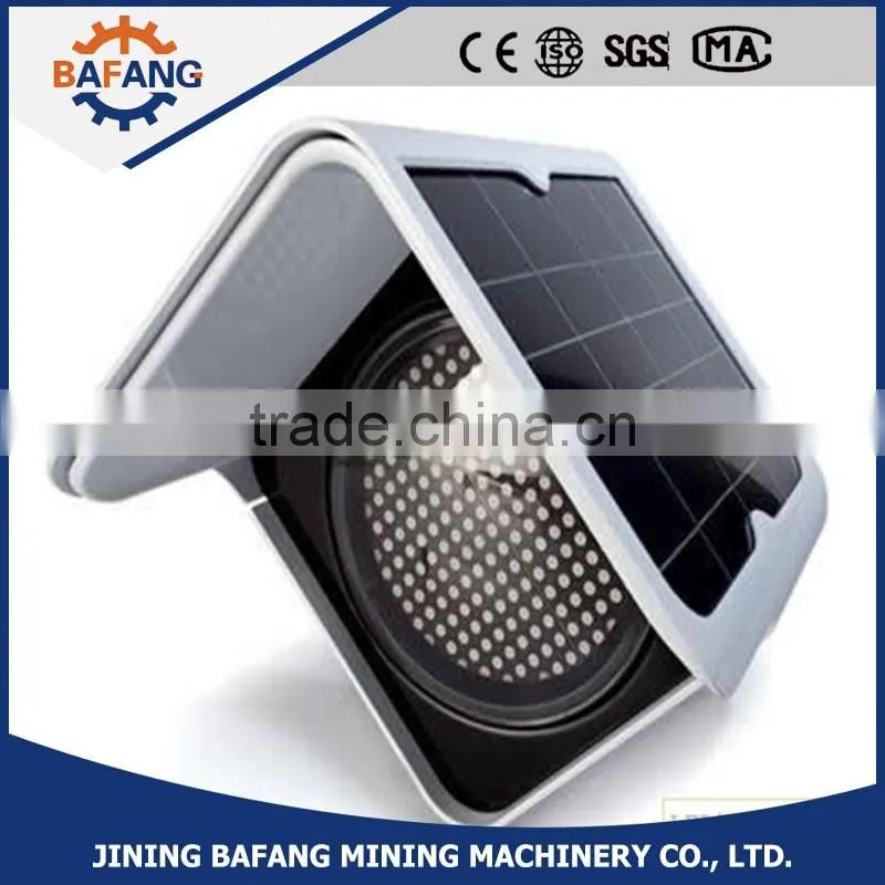 Railway crossing traffic light the alarm facility