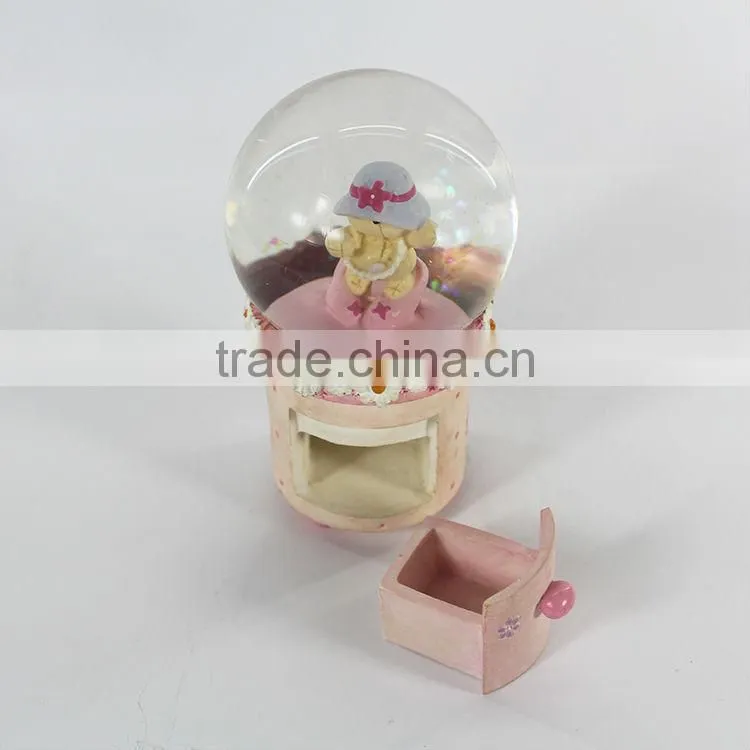 Resin souvenir snowflake snow globe