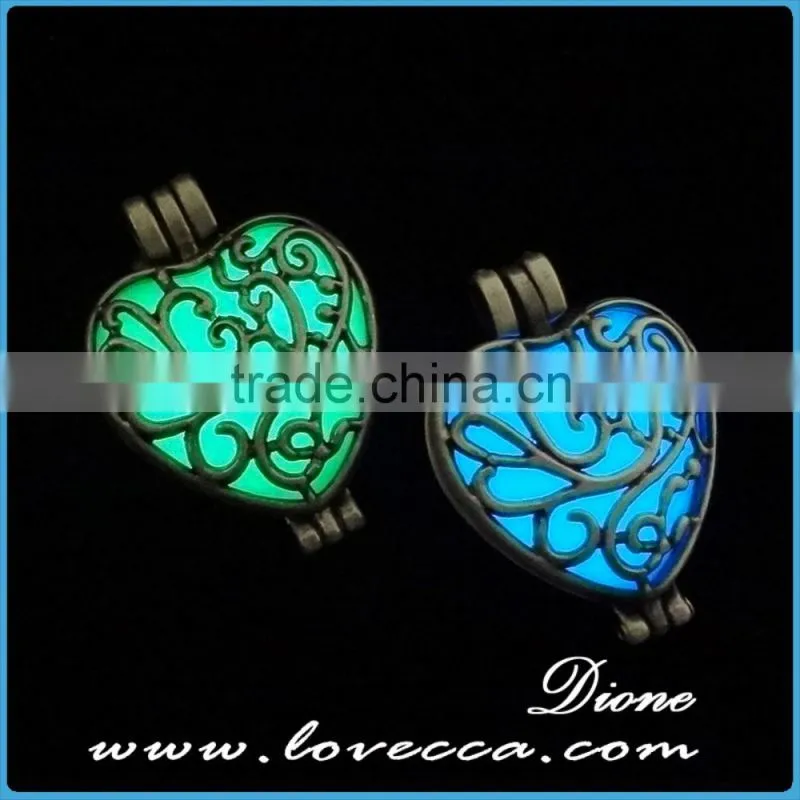 European Hot Sale beautiful glow in the dark necklace heart pendants