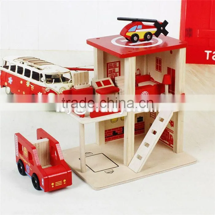 2017 New products funny parking toy boys wooden toy fire station W04B030
