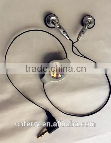 dynamic with retractable cord in-ear earphones