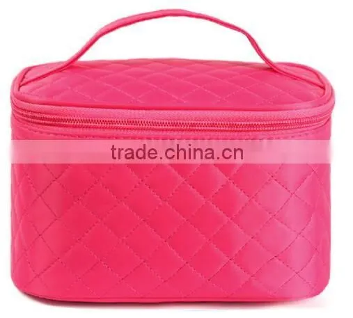 quilted fabric soft travel cosmetic bag case,women travel organizer makeup bag,beauty makeup vanity case