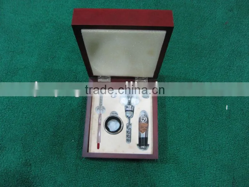 2014 hot selling wooden box wine gift set for bar