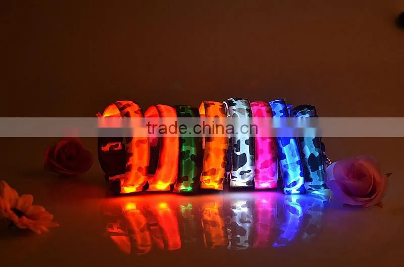 Wholesale Charming Flashing Collar Camouflage Cloth Retracable Buckle for dog collar