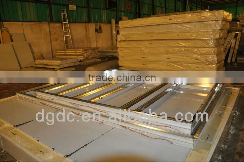 Supermarket glass door cold storage room