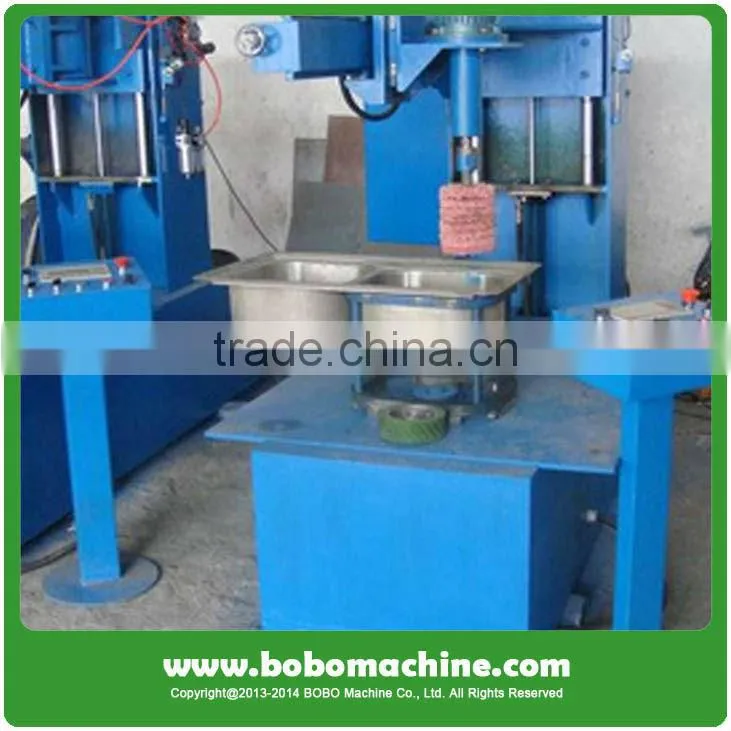 Automatic metal tank polishing machine