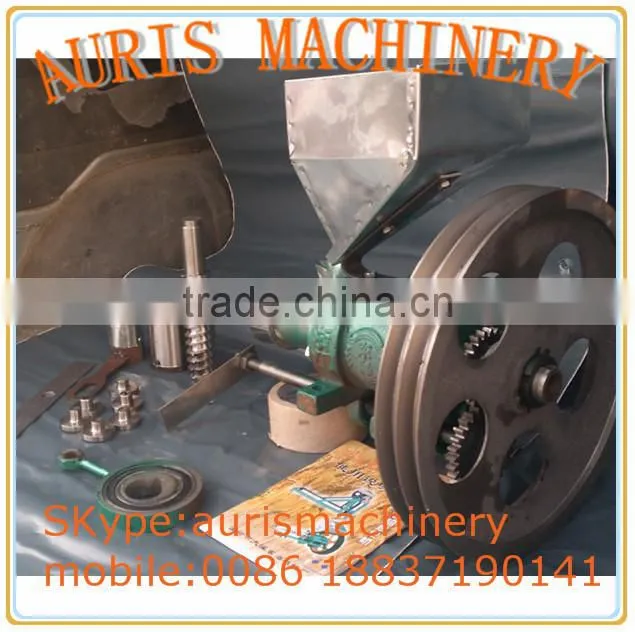 Widely used small model corn puffing extruder machine with 7molds