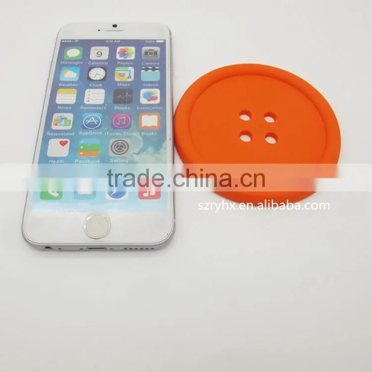 Mini brush to wash the dishes ; Silicone cup mat;Silicone brush to wash the dishes