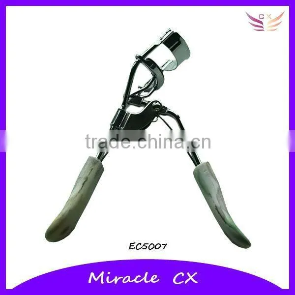 Special pattern plastic handle eyelash curler