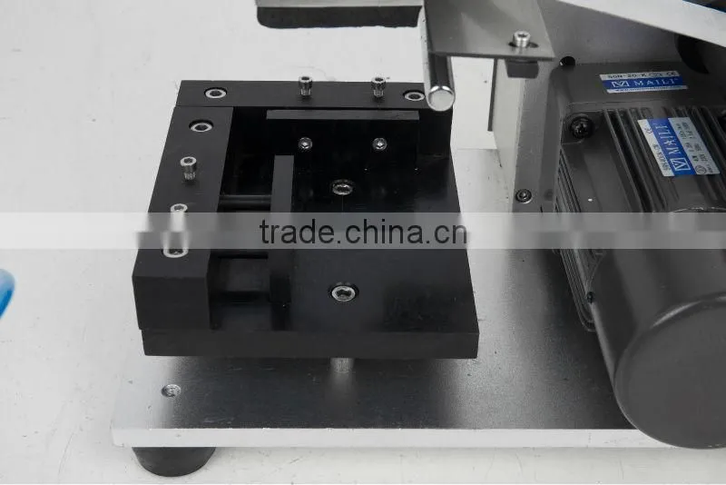 MT-60 semi-automatic applicator for bottles