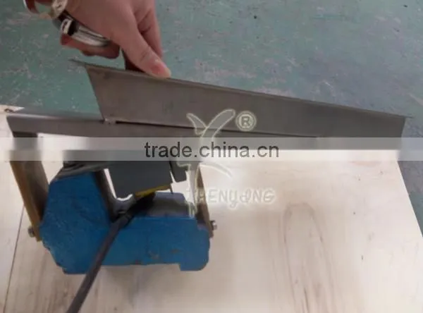 Micro electromagnetic linear vibrator feeder