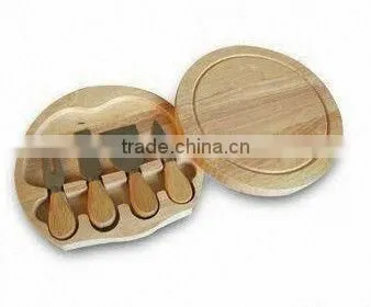 hot selling metal cheese gadget set of 4pcs with wooden cutting board