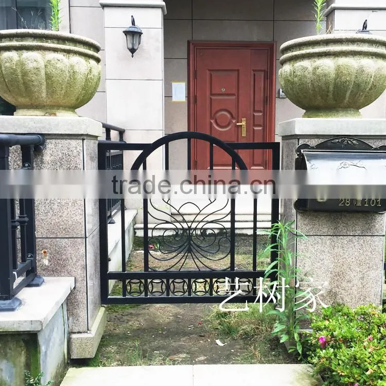 Luxurious front gate, wrought iron main gate design