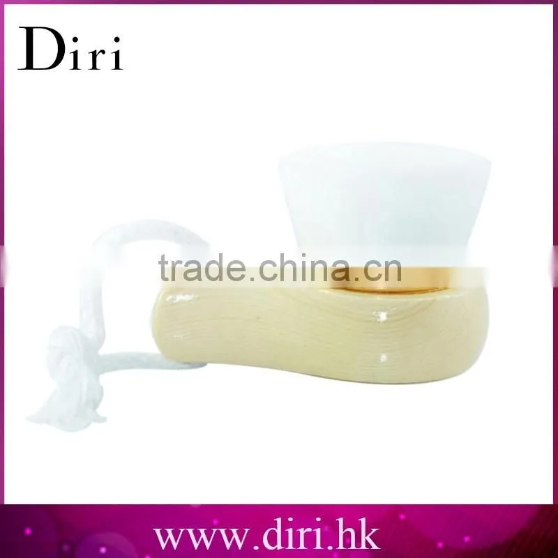 High Quality Face cleansing Brush with Bamboo Handle