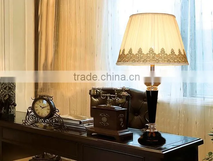 Column design clear and black K9 crystal table lamp with lace lampshade