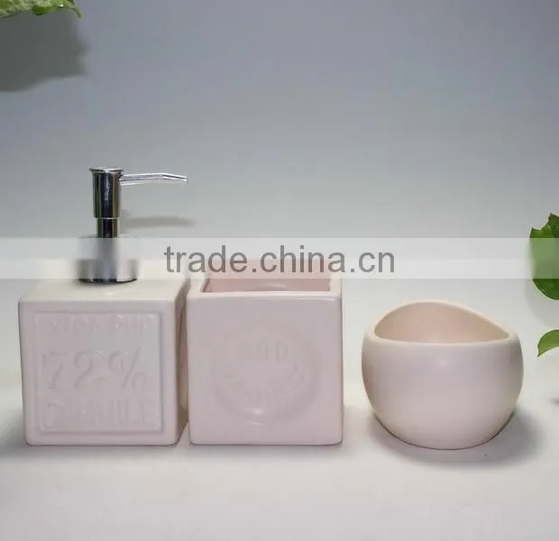 2015 new 3pcs cute ceramic bathroom accessories