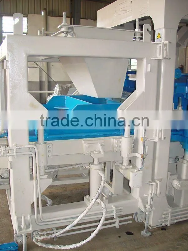 Automatic road brick molding machine