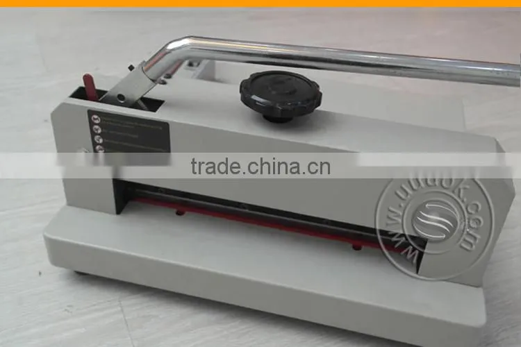 Cheap manual cutter for cutting paper