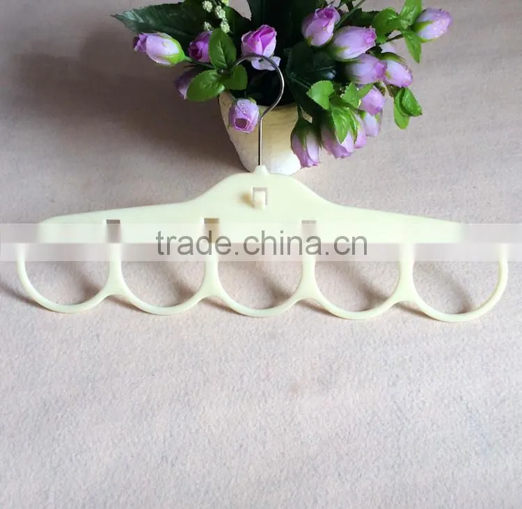 High Quality Eco-friendly 5-hole Ring Rope Slots Holder Hook Scarf Wraps Shawl Storage Hanger