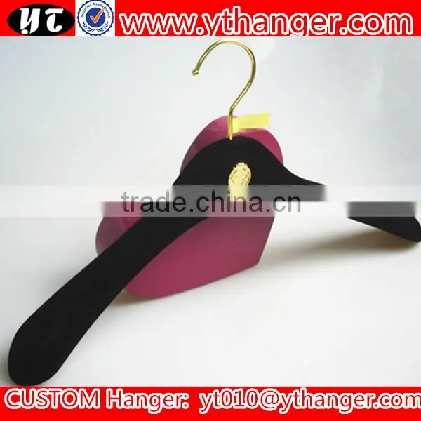 YY0520 high end men suit clothes velvet hangers with bar logo mens t shirts plastic hanger